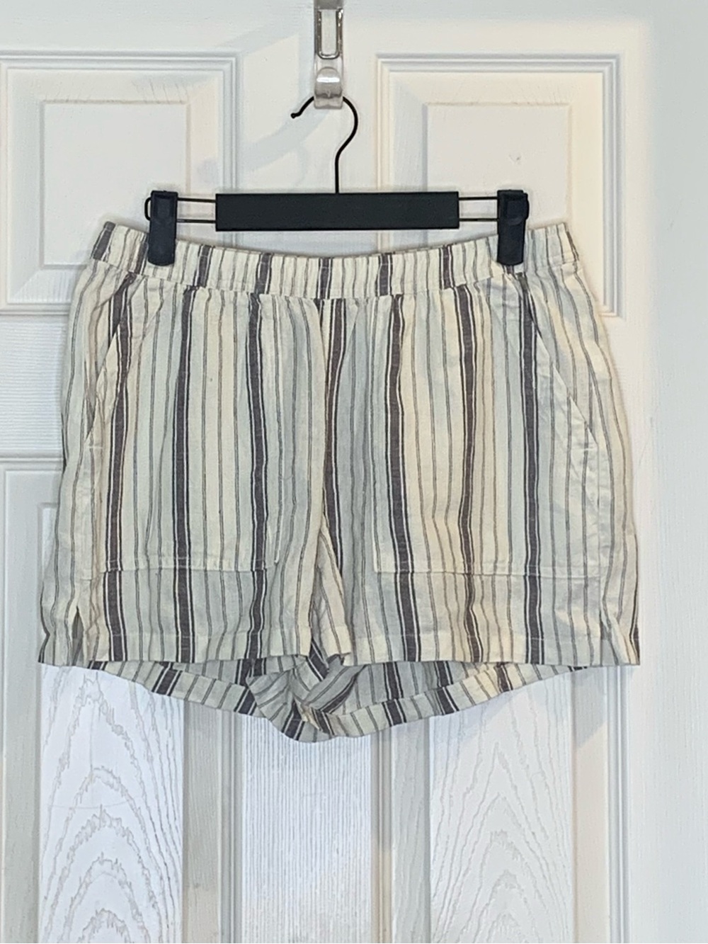 Universal Thread Striped Shorts Size Small